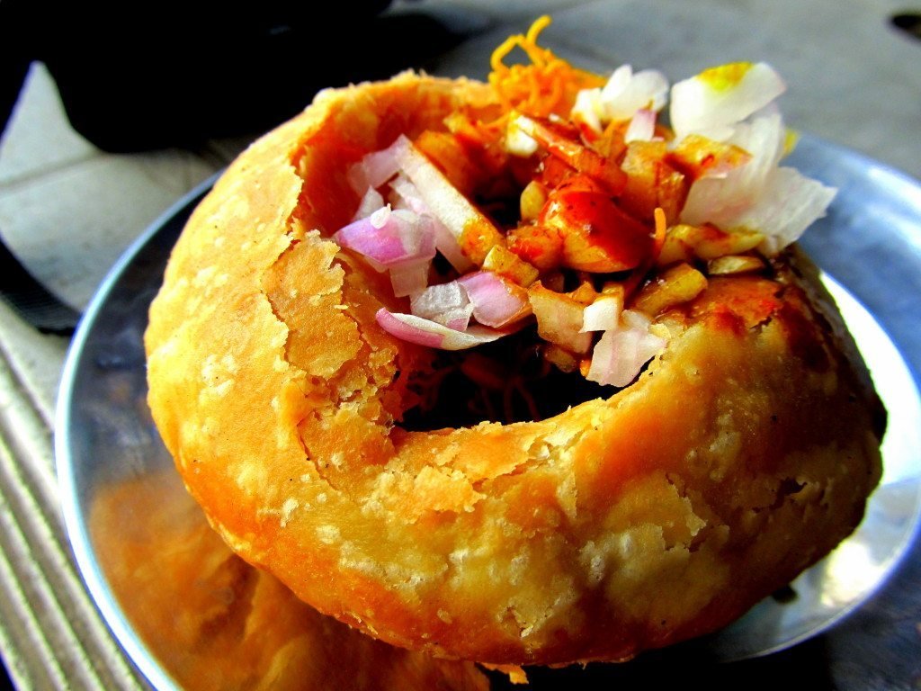 stuffed-kachori-Indore-IndoreHD