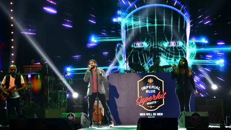 How Farhan Akhtar Rocked Indore on a Saturday Night with #ImperialBlueSuperhitNights!