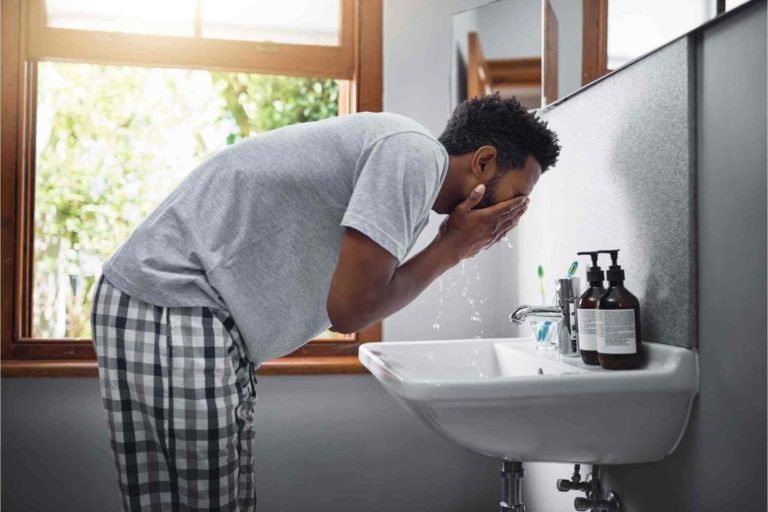 10 Grooming Tips Every Self-Respecting Man Must Know!