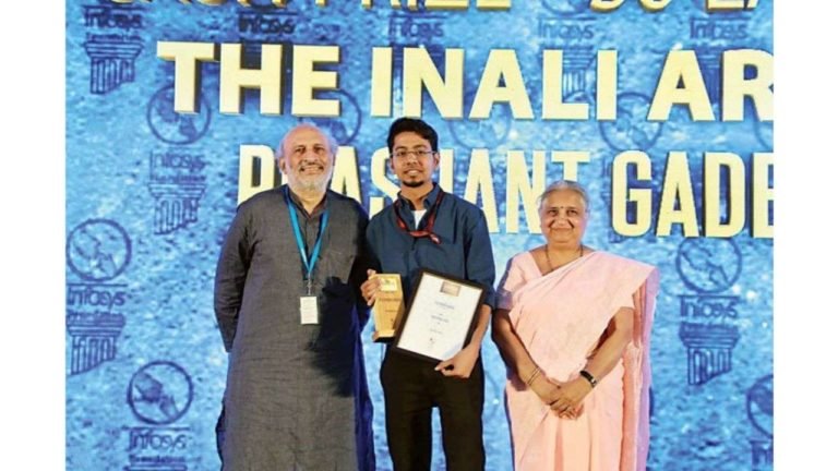 Low cost prosthetic arm invented by this guy from M.P is path breaking. Read everything inside.