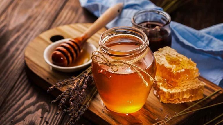 Health, Hair, Skin : जानिए शहद के चमत्कारी फायदे, इसका सेवन कैसे करें!!