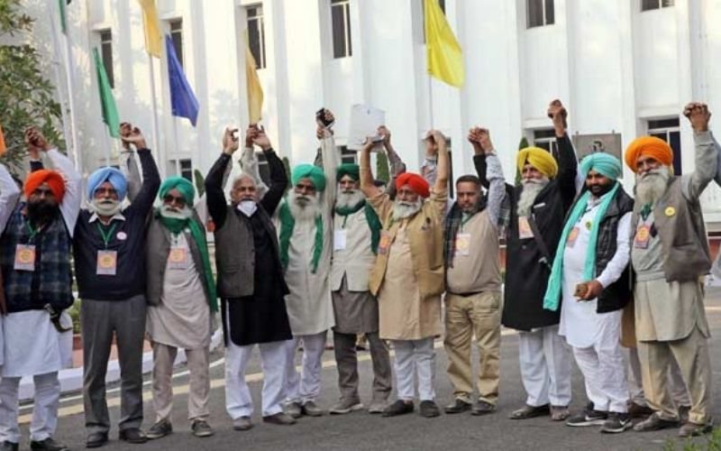 conversation between farmers and government